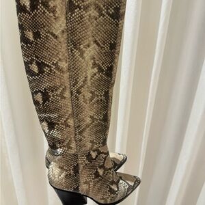 KNEE high boots PYTHON
